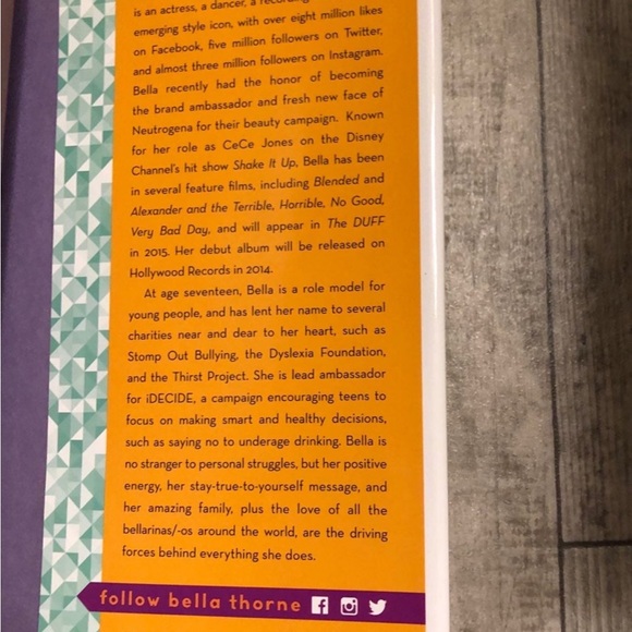 "Autumn Falls" YA Hardcover Book - Book 1 - by Disney actress Bella Thorne - Picture 4 of 11